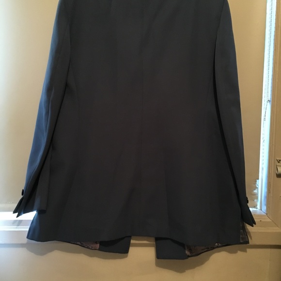 Classy Suit Sz in Pictures - Picture 6 of 10